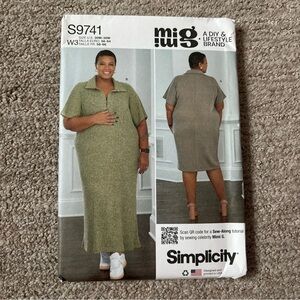 Simplicity MiMi G Sewing Pattern - S9741 - Womens Knit Dress - Sizes 30W-38W